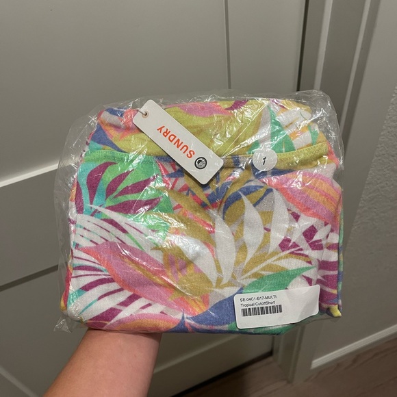NWT Sundry Tropical Cut-off short | Size S & Size M - Picture 5 of 5